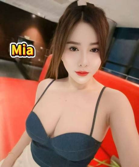 19yo Vietnamese girl Mia super beautiful sexy top service