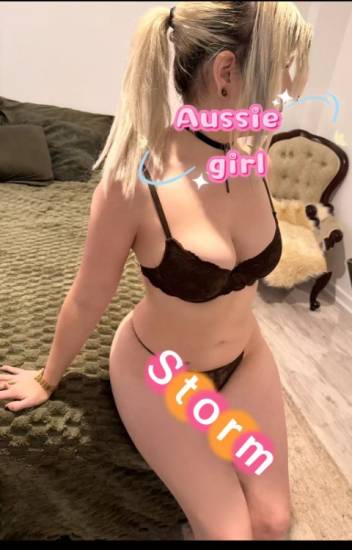  Western Girls  today, pretty, stunning +good service!!!