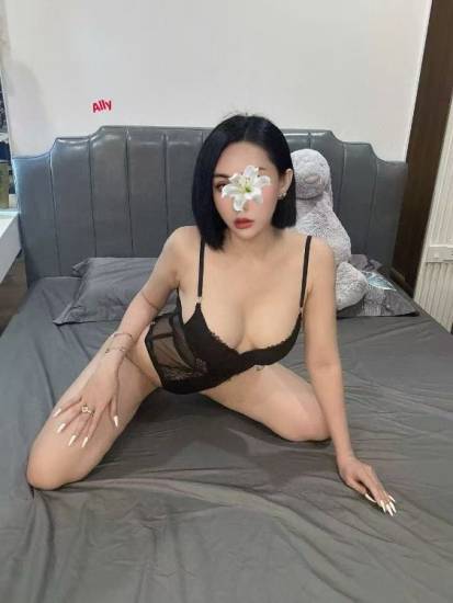 19yo Vietnamese giel Ally  gorgeous super sexy excellent service